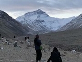 ���E�ō���̃G�x���X�g